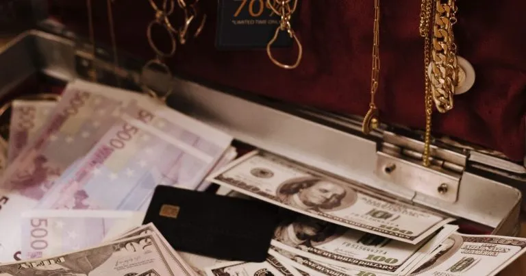 Buying Gold at Pawn Shops: Real Bargains, Real Risks, and How to Test