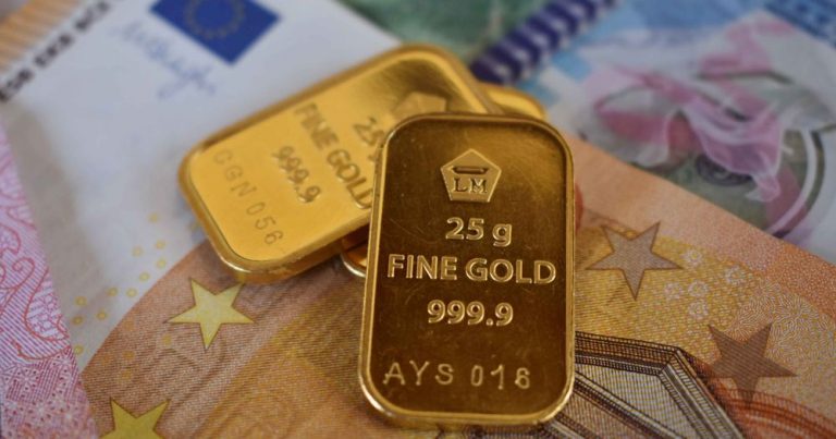 Gold Bars: A Complete Guide to Sizes, Brands, and Premiums