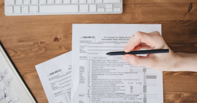 What Gold Dealers Report to the IRS (and What They Never Do)